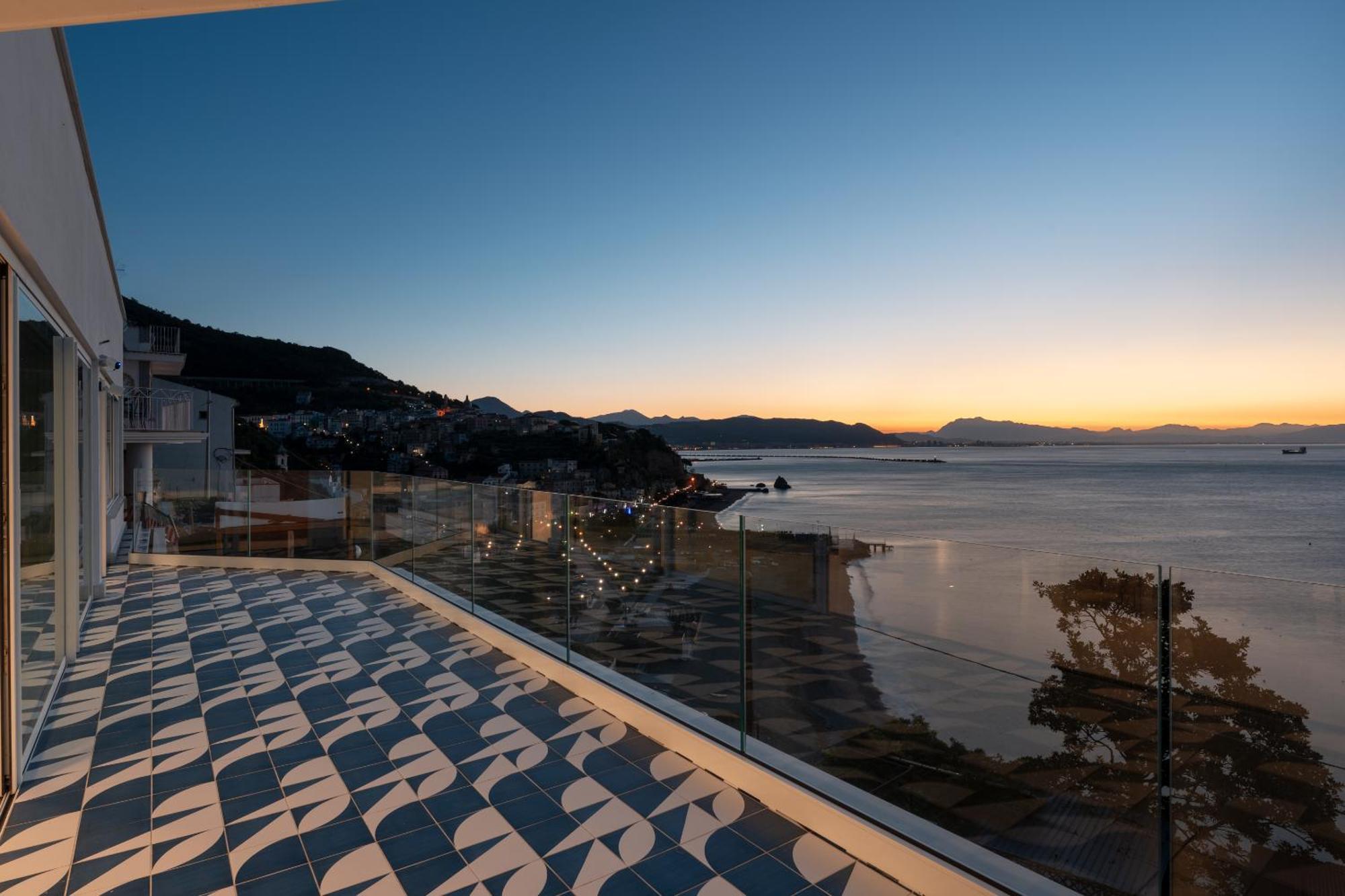 Laguna Blu - Resort Villa Overlooking The Sea On The Amalfi Coast В'єтрі Екстер'єр фото